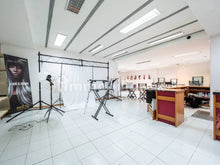 Carica l'immagine nel visualizzatore di Gallery, Affitto / noleggio aula didattica per corsi con uso di ufficio privato