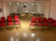 Carica l'immagine nel visualizzatore di Gallery, Affitto / noleggio aula didattica per corsi con uso di ufficio privato